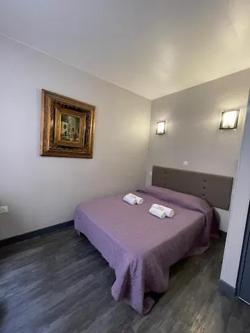 Otel De L'aveyron Paris