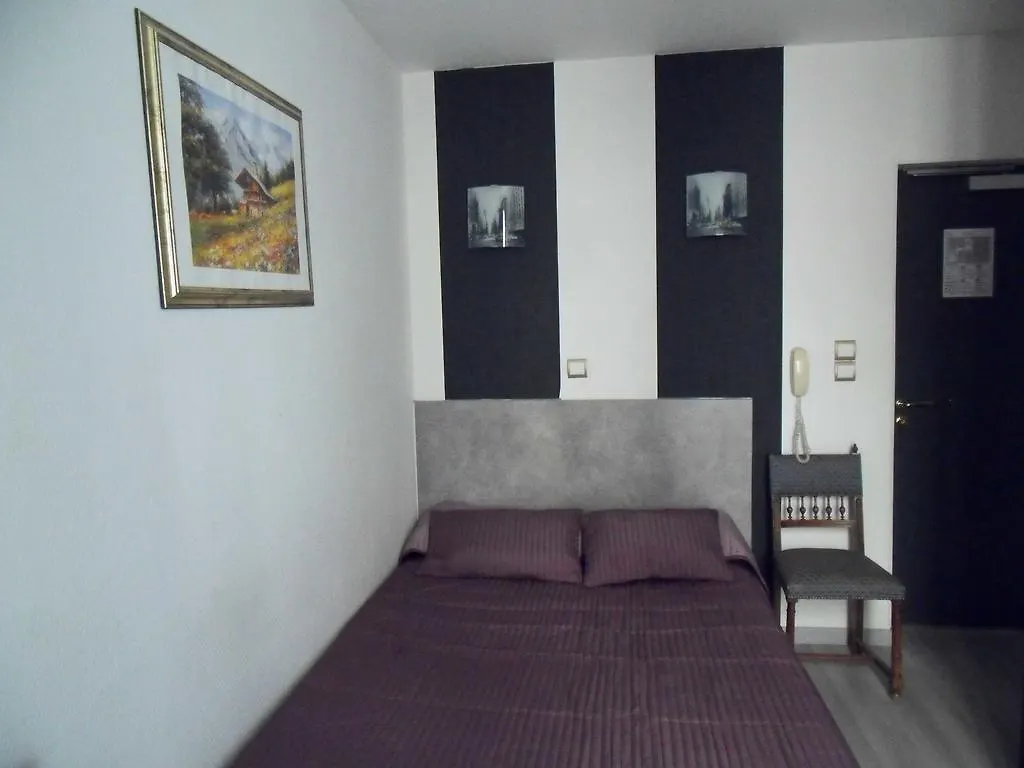 De L'aveyron Hotell