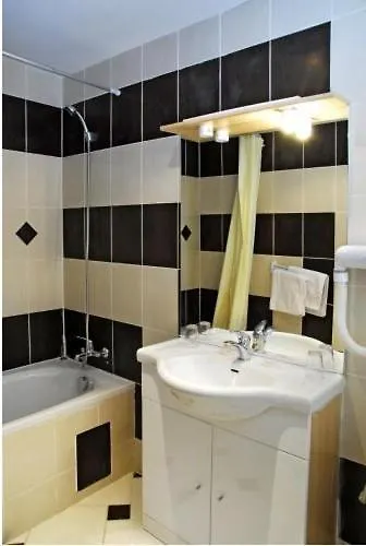 De L'aveyron Hotell *